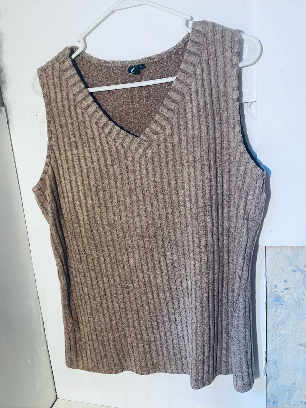 Sleeveless Ribbed V-Neck Tank Top - Taupe